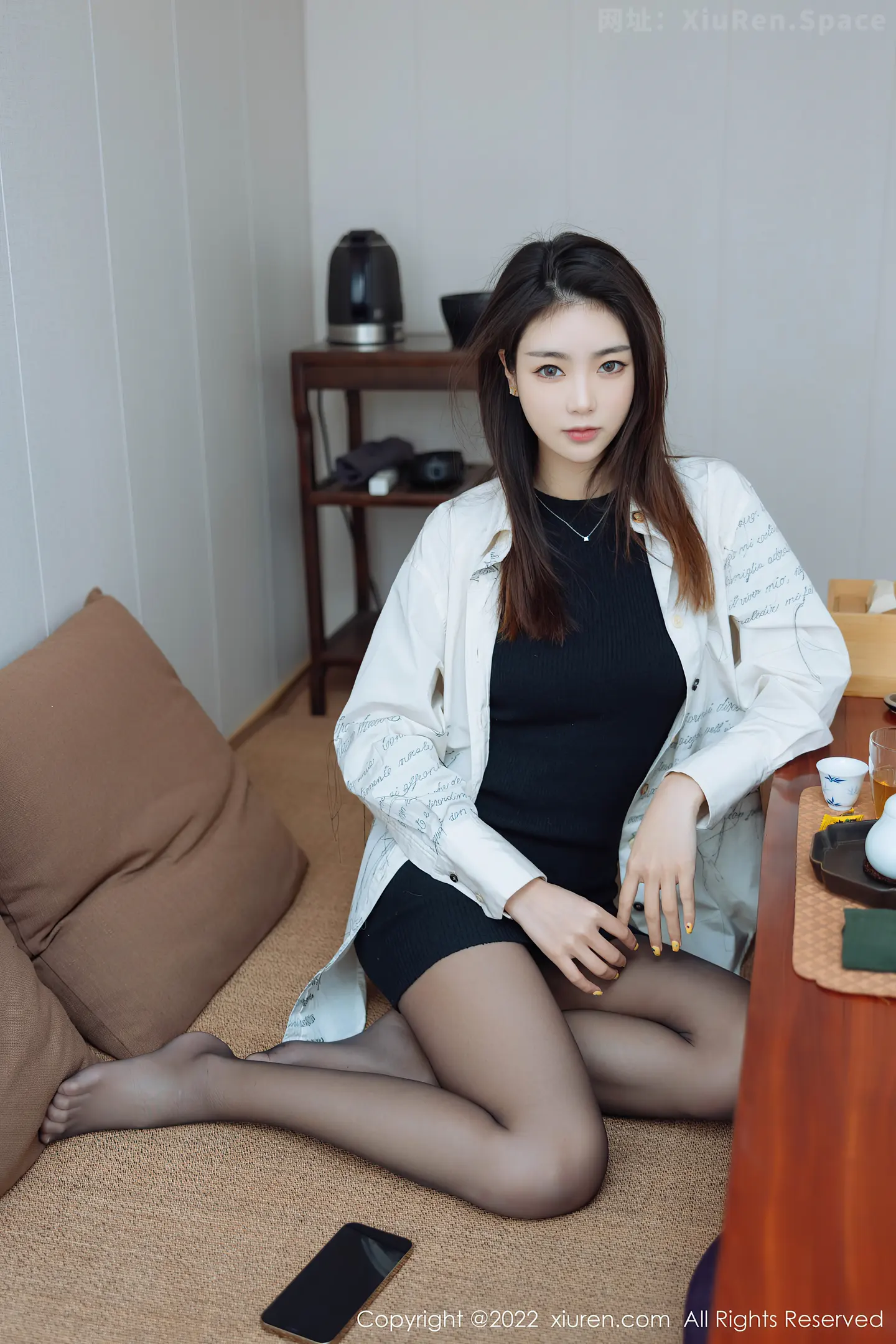 图片[4]-[XiuRen秀人网]VOL.4832 模特可乐Vicky黑色收身服饰配超薄黑丝裤袜秀完美身材诱惑写真45P-秀人网官方网站